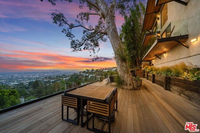 Building Photo - 8800 Hollywood Blvd