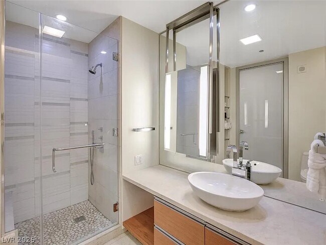 Building Photo - 3722 S Las Vegas Blvd