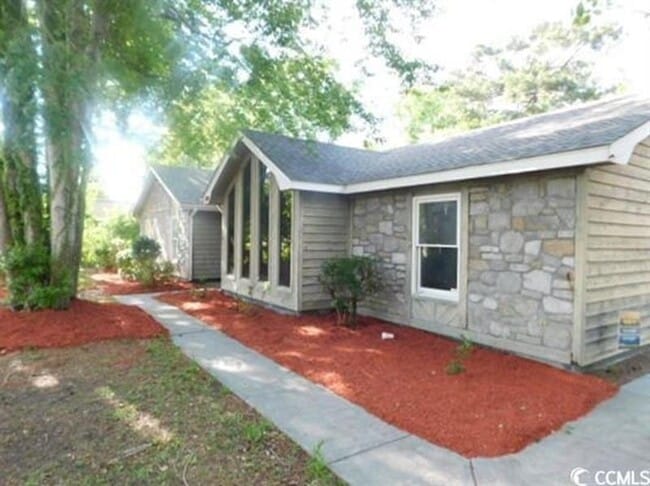 Building Photo - 51 Plantation Rd