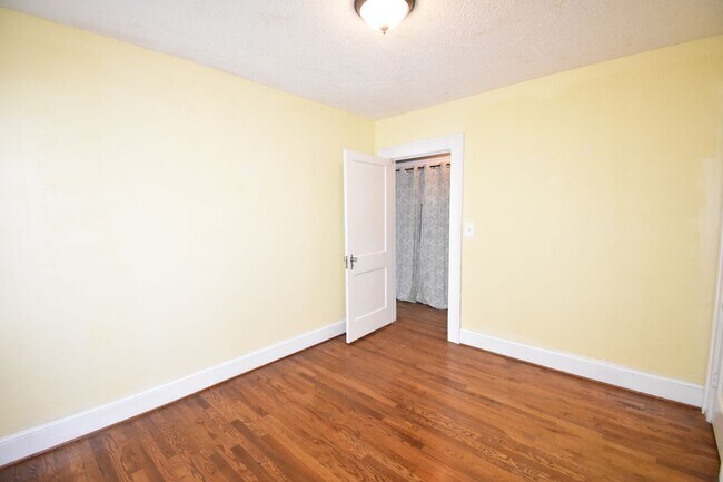 Building Photo - Coming Soon~3 Bedroom and 2 Bath Home- Bonus Room (Pets Considered)