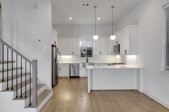 Building Photo - 1526 Chestnut St