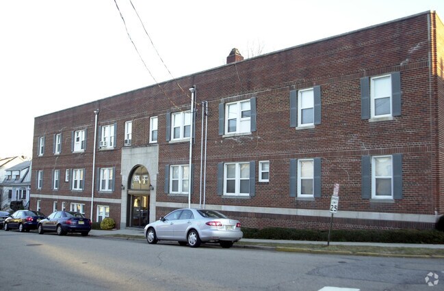 Primary Photo - 551 3rd Ave