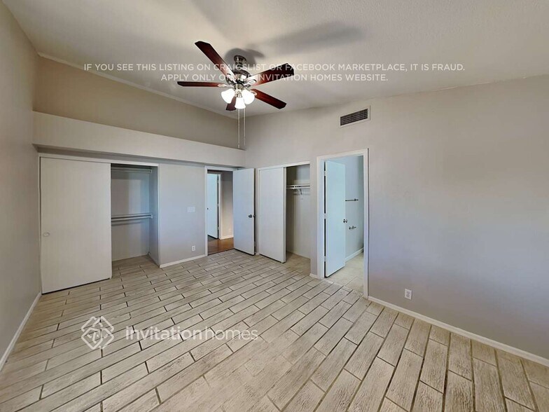 Building Photo - 8910 W Vale Dr