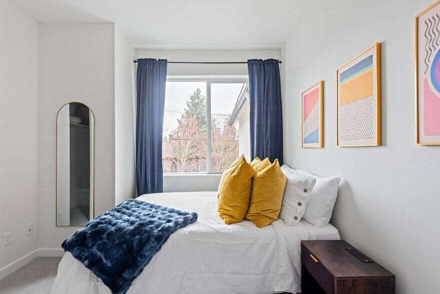 Building Photo - 5205 SE Boise St