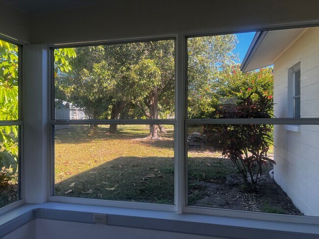 Building Photo - Immediate Availability on Newly Updated 2BR/2BA in South Venice