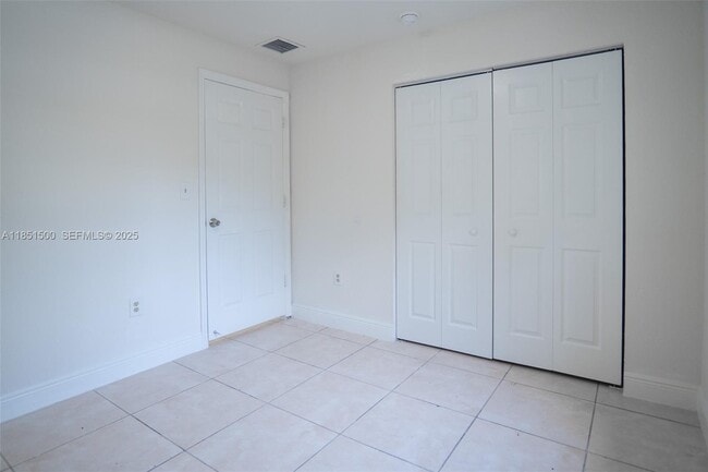 Building Photo - 15650 NW 39th Ct