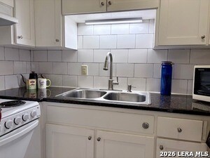 Building Photo - 7709 Broadway