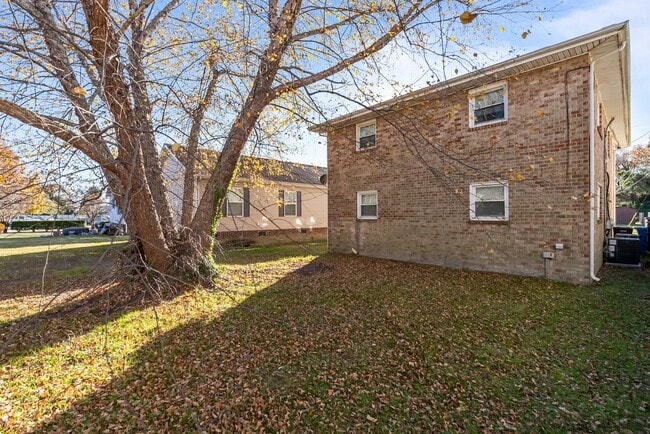 Building Photo - For Rent in Beautiful Chesapeake!