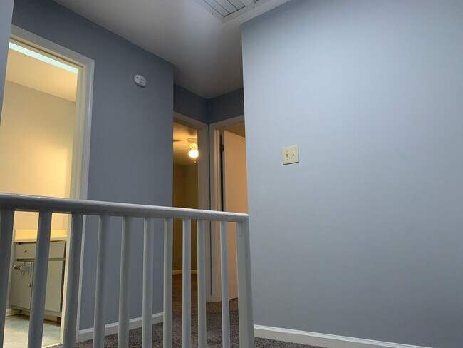 Building Photo - Renovated Townhome Near UNC, Downtown, fle...