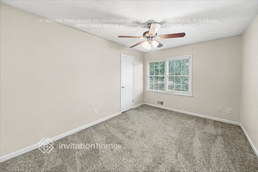 Building Photo - 1379 Hidden Cir