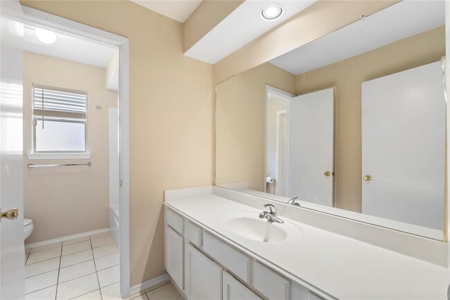 Building Photo - 11122 High Star Dr