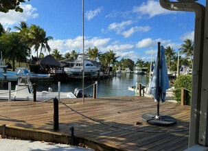 Building Photo - 954 Marlin Cir