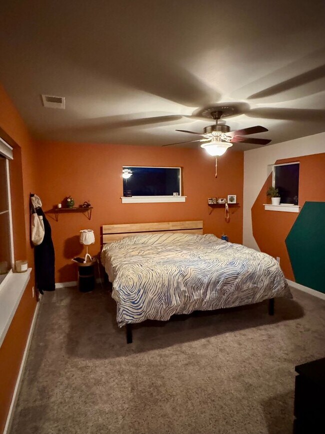 Building Photo - Chic & Comfortable 3-Bed Home in Bozeman’s King Arthur Park