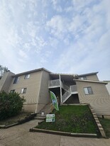 Building Photo - 1315 E 123rd Ter