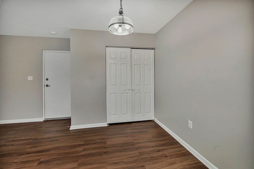 Building Photo - 3069 Alpine Ter