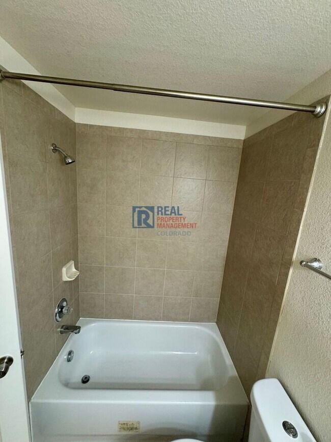 Building Photo - 838 S Kalispell Cir