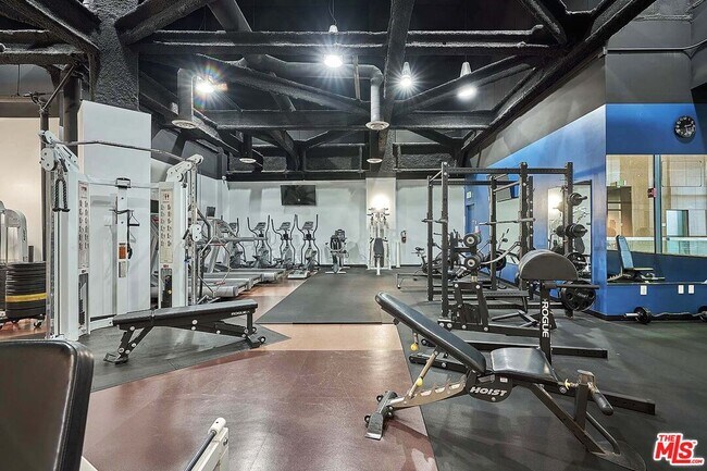 Building Photo - 1100 Wilshire Blvd