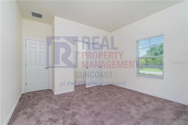 Building Photo - 351 Sweetwater Dr
