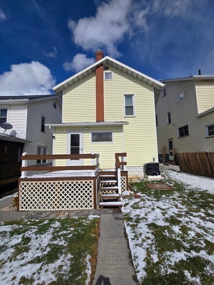 Building Photo - 819 Sheridan St