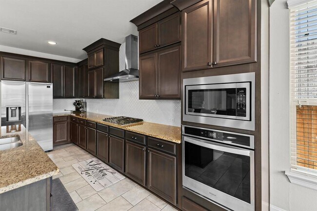 Building Photo - 508 Hidden Creek Way