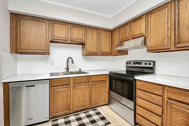 Building Photo - Spacious 2BR/2BA Condo in Prime South Charlotte Location!