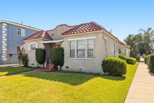 Building Photo - Coming Soon - Renovated Hyde Park Gem Near SoFi, LAX & Metro K Line