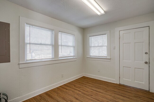 Building Photo - Large Newly Remodeled Home in Historic Fairmont- 4 Bedroom, 2 Bath- 76104