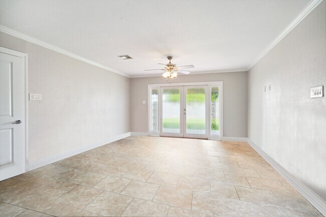 Building Photo - 6752 Fleur De Lis Dr