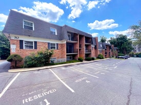 Building Photo - Cardinal Court