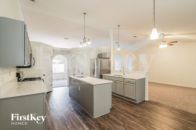 Building Photo - 12411 Glenn Hollow Dr