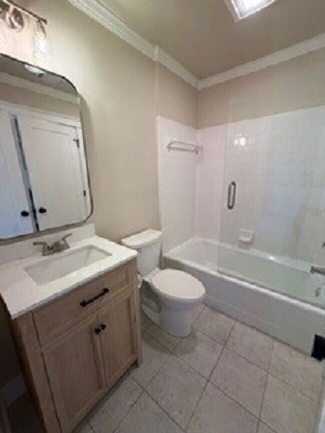 Building Photo - Lovely Remodeled Home In Hilton Head Plantation