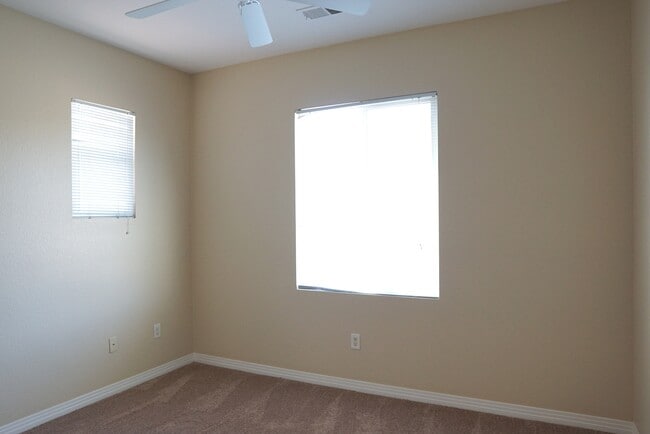 Building Photo - 35579 Domani Dr