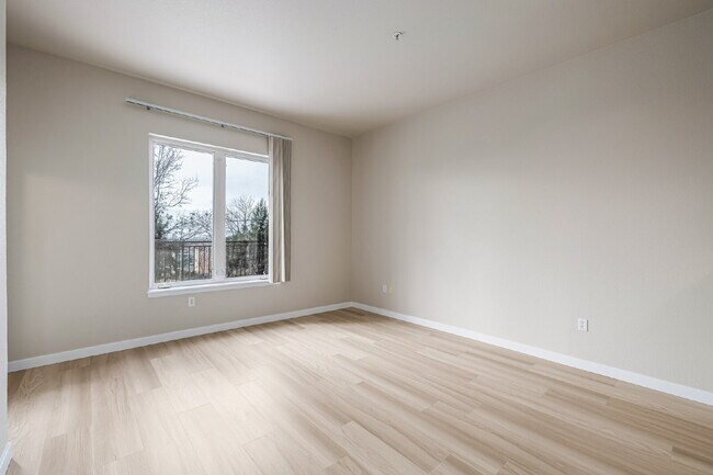 Building Photo - A Great modern 2 Bed / One bath for rent