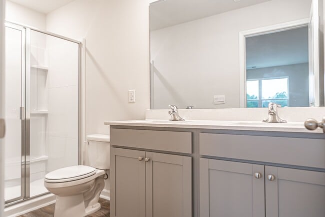 Building Photo - 205 1st St