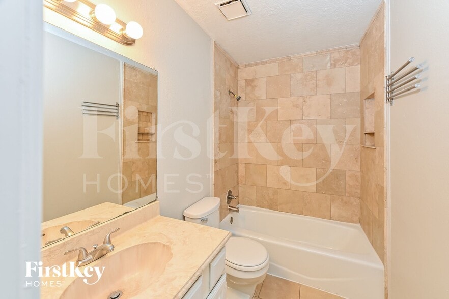 Building Photo - 3711 Clear Falls Dr