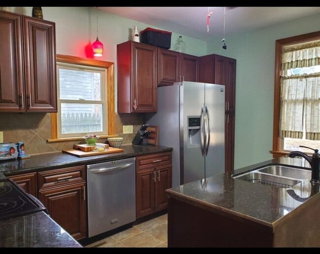 Primary Photo - 207 E Burgess St