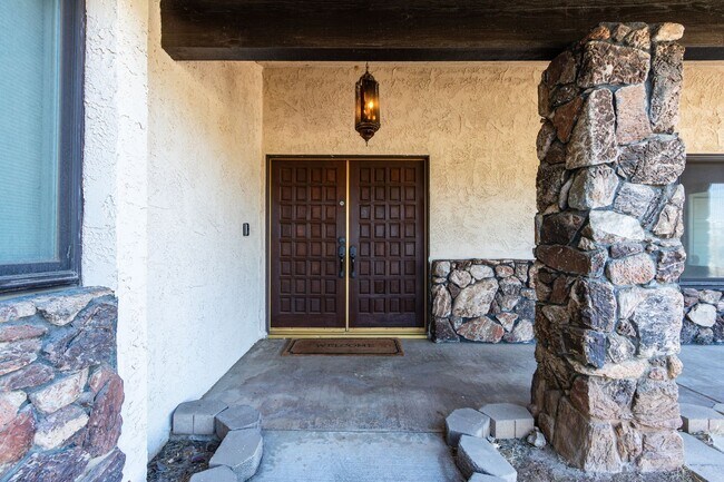 Building Photo - 15293 Golden Star Ave