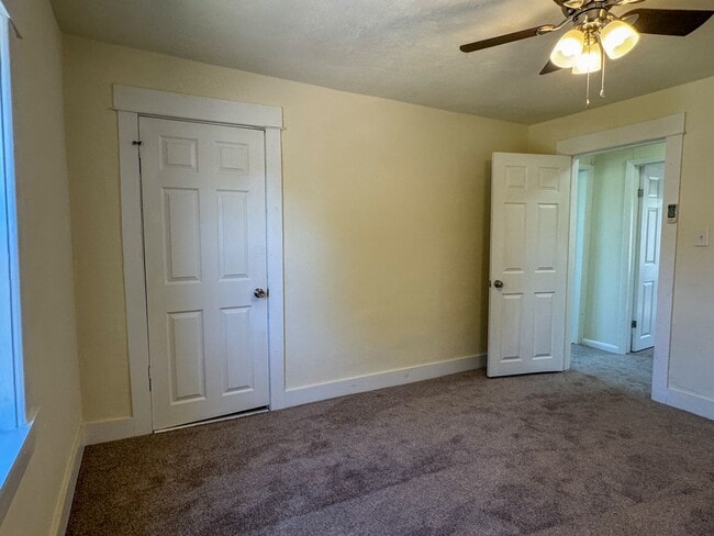 Building Photo - 1014 Hamilton Ave