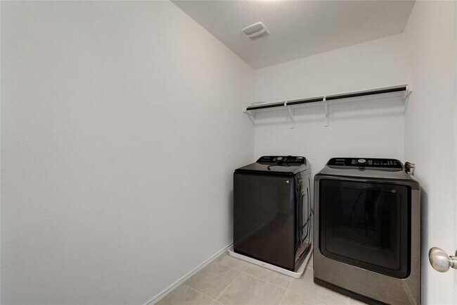 Building Photo - 424 Red Buckeye Loop