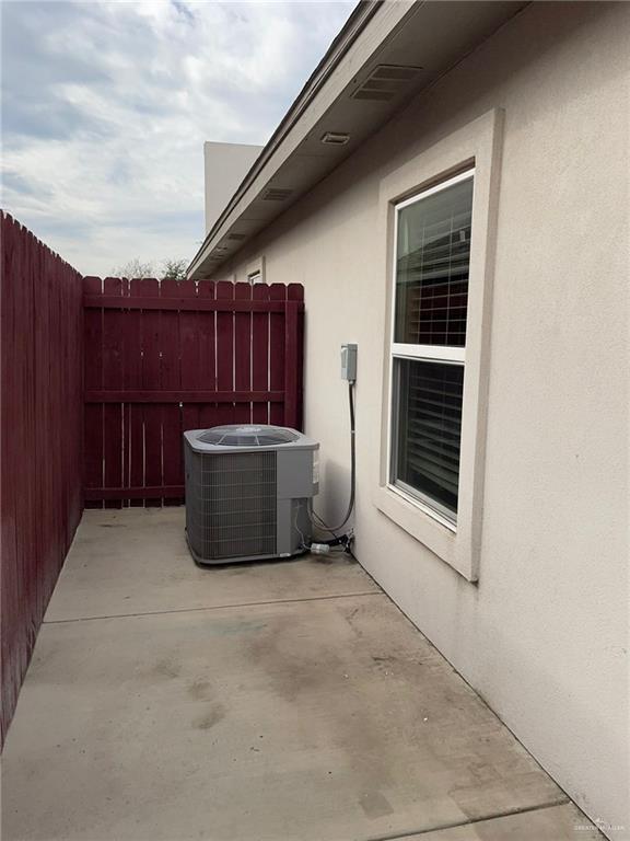 Building Photo - 2200 S 10th St