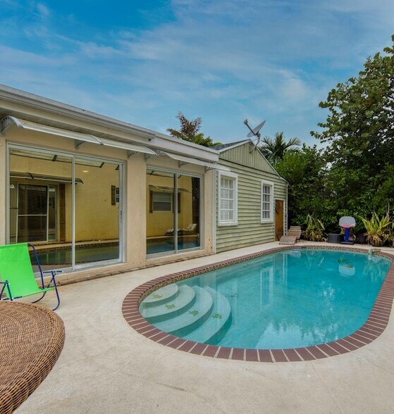 Building Photo - 216 S Ocean Blvd