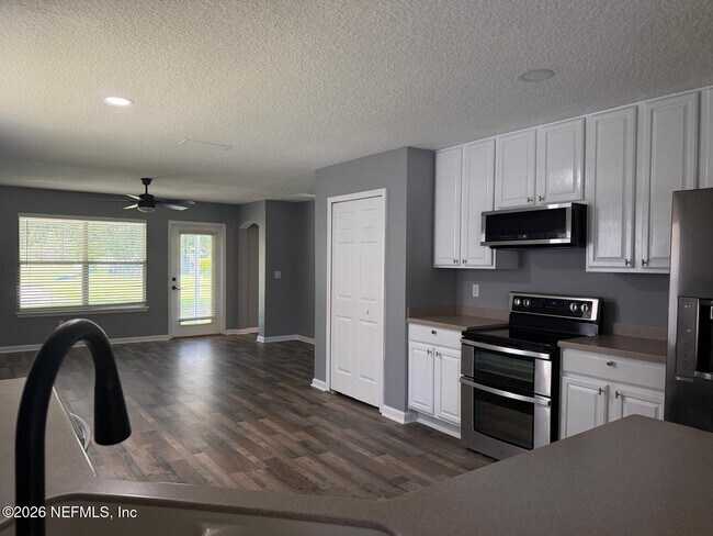 Building Photo - 3886 Pebble Brooke Circle South