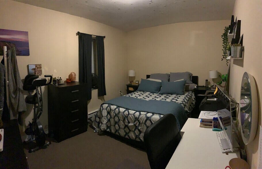 Building Photo - 884 Huntington Ave