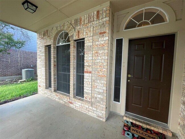 Building Photo - 10512 Hainsworth Park Dr