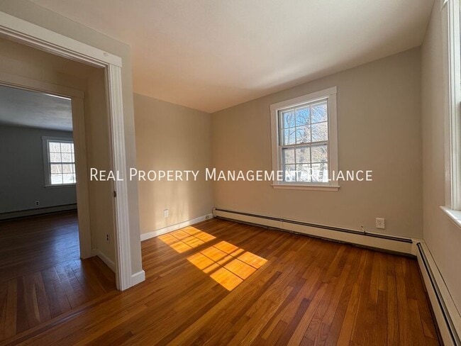 Building Photo - 30 Morningside Ln