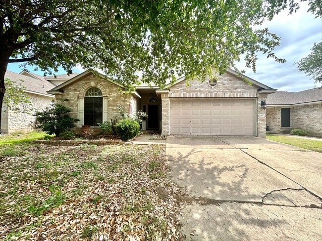 Building Photo - Charming 3/BR 2/BA One-Level Home with Fen...