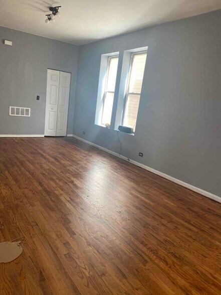 Building Photo - 3542 W 13th Pl