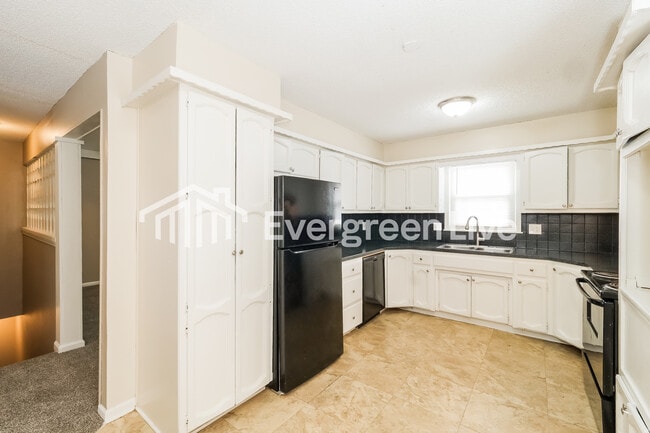 Building Photo - 7509 E 127th St