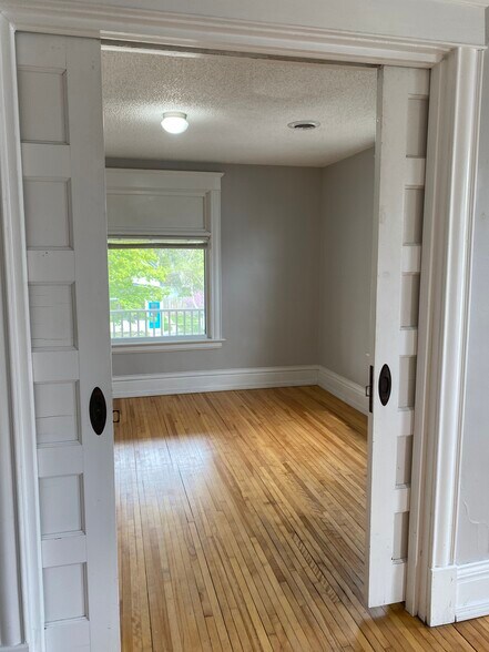 Building Photo - 3228 3rd Ave S