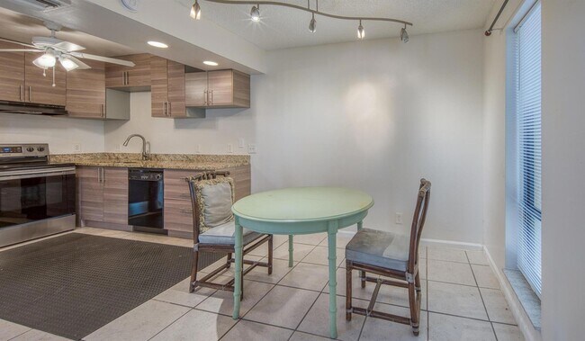 Building Photo - 809 N Federal Hwy